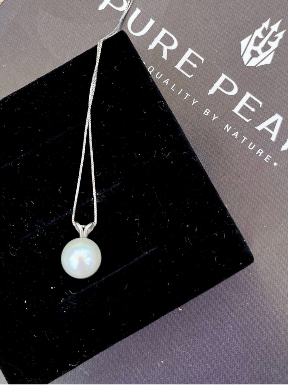 White Pearl Pendant Necklace - Classic Women’s Jewelry